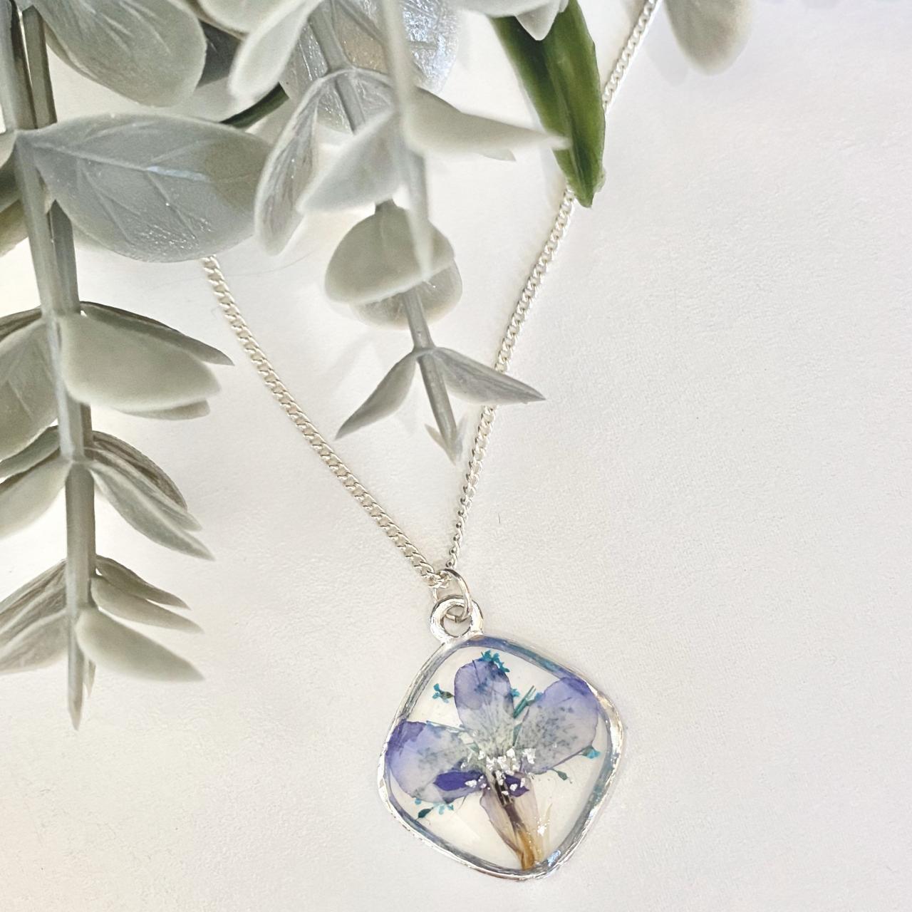 Real Pressed Dried Flowers/ Diamond Shape Resin Dainty Necklace